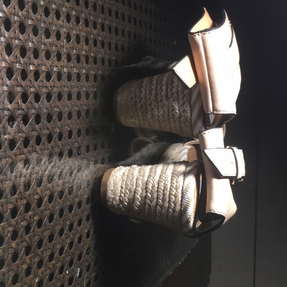 Coach sandles/wedges - Picture 7 of 7